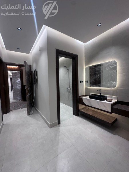 Photo by Daniel J. Schwarz